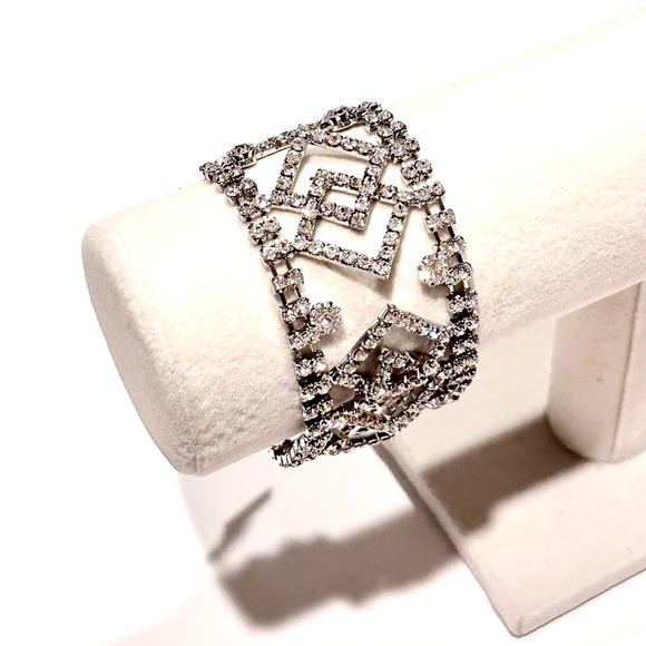 🌟 LAST ONE! 🌟 | CACHE Fancy Silver Wide CZ Delicate Party Bracelet | NWT $78 - Picture 16 of 16